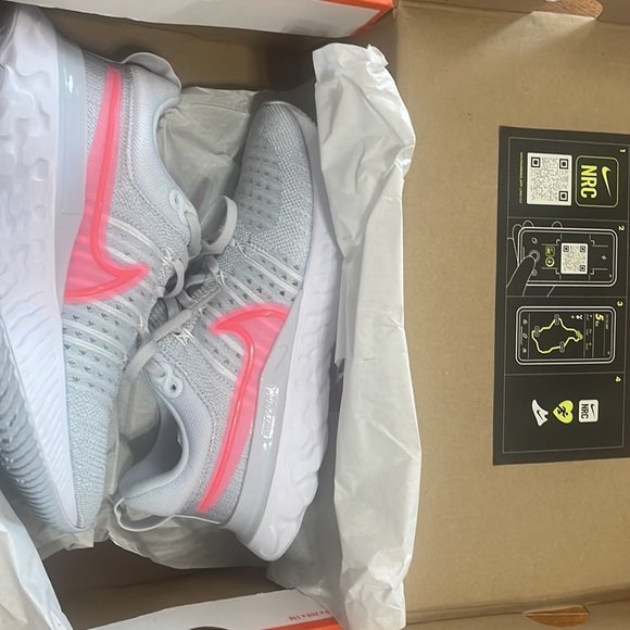 Nike React Infinity Run Flyknit 2 Women’s Running Sneaker - NIB - Size 6 - Picture 5 of 6